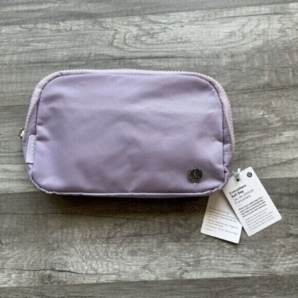 Lululemon Everywhere Belt Bag Purple New With Tags 1L - Picture 1 of 5